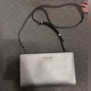 Michael Kors Jet Set Crossbody Large